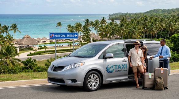 Pareja de turistas con equipaje abordando una minivan de Taxi Dominicana en la ruta hacia Punta Cana