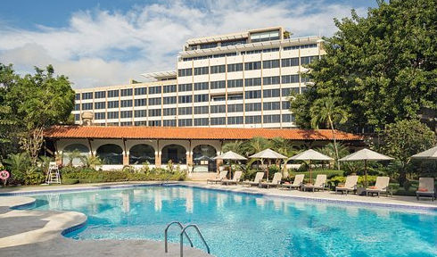 traslado a el embajador a royal hideaway hotel