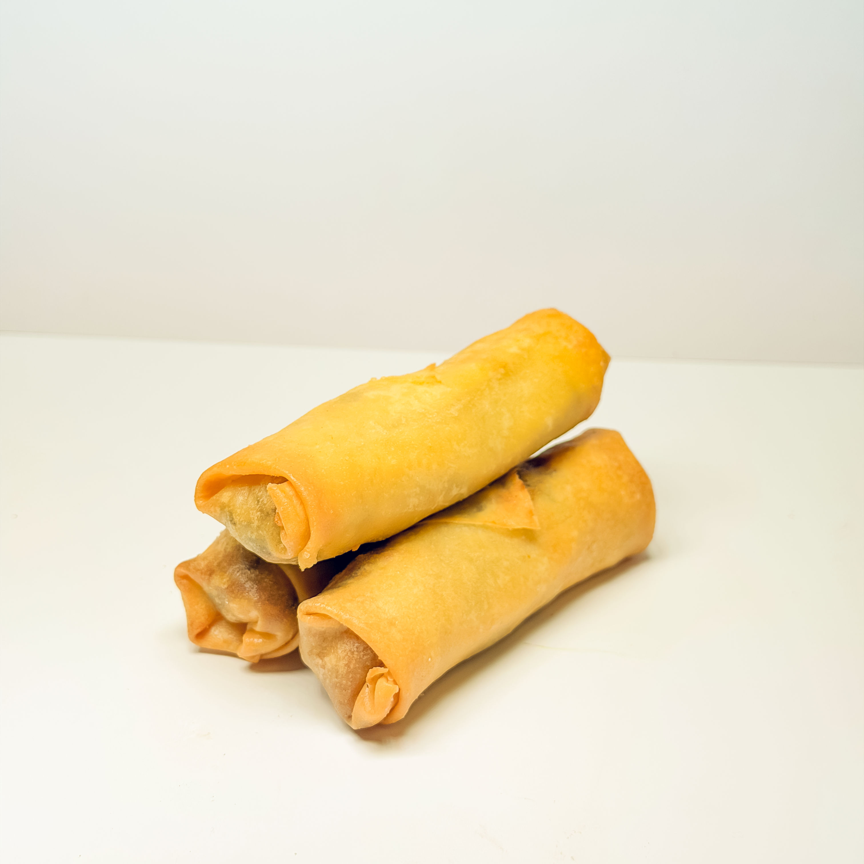 Fresh homemade Vietnamese spring rolls with peanut dipping sauce at our restaurant in The Hague.