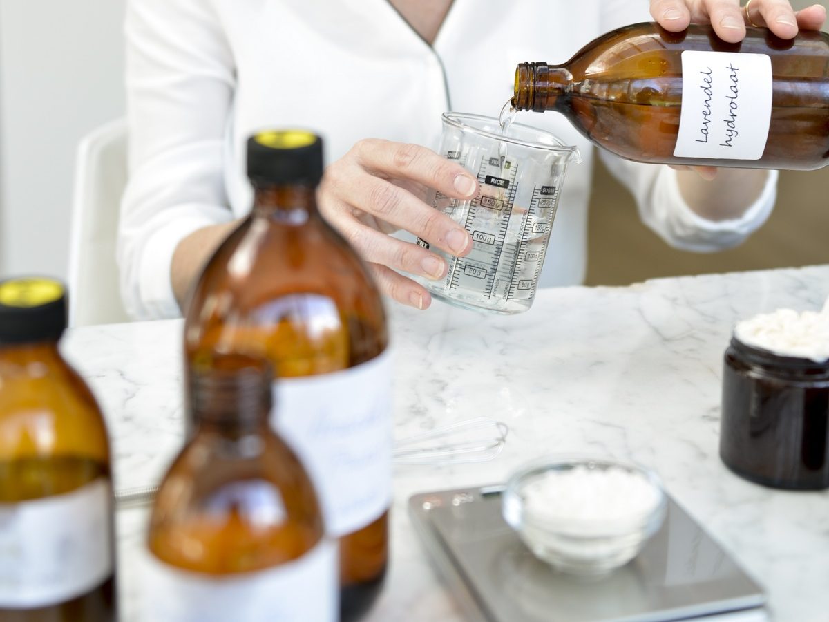 Anne Drake zelf huishoud producten maken en natuurlijke verzorging