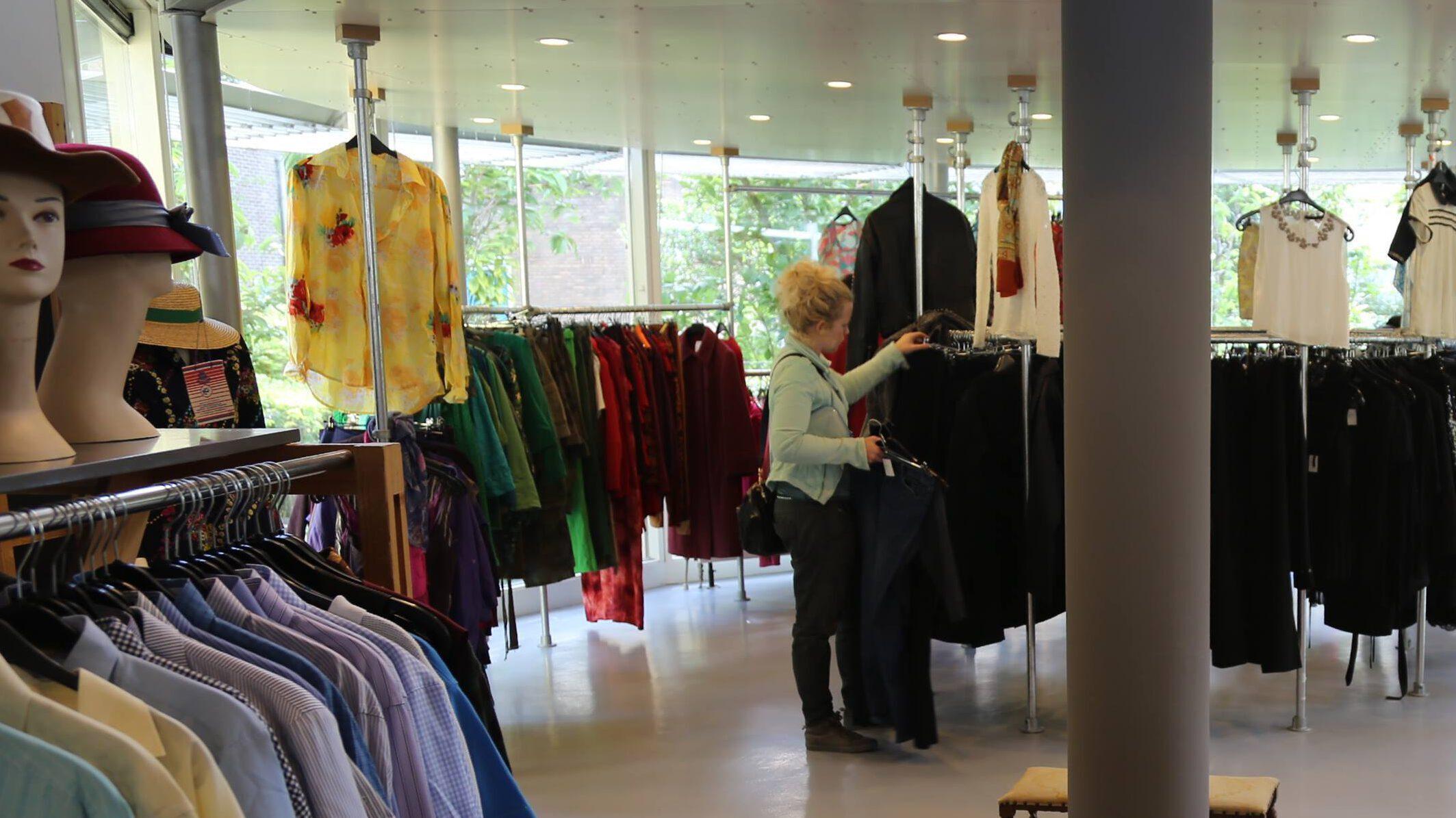 De Lokatie kringloopwinkel Amsterdam Noord stores COSH