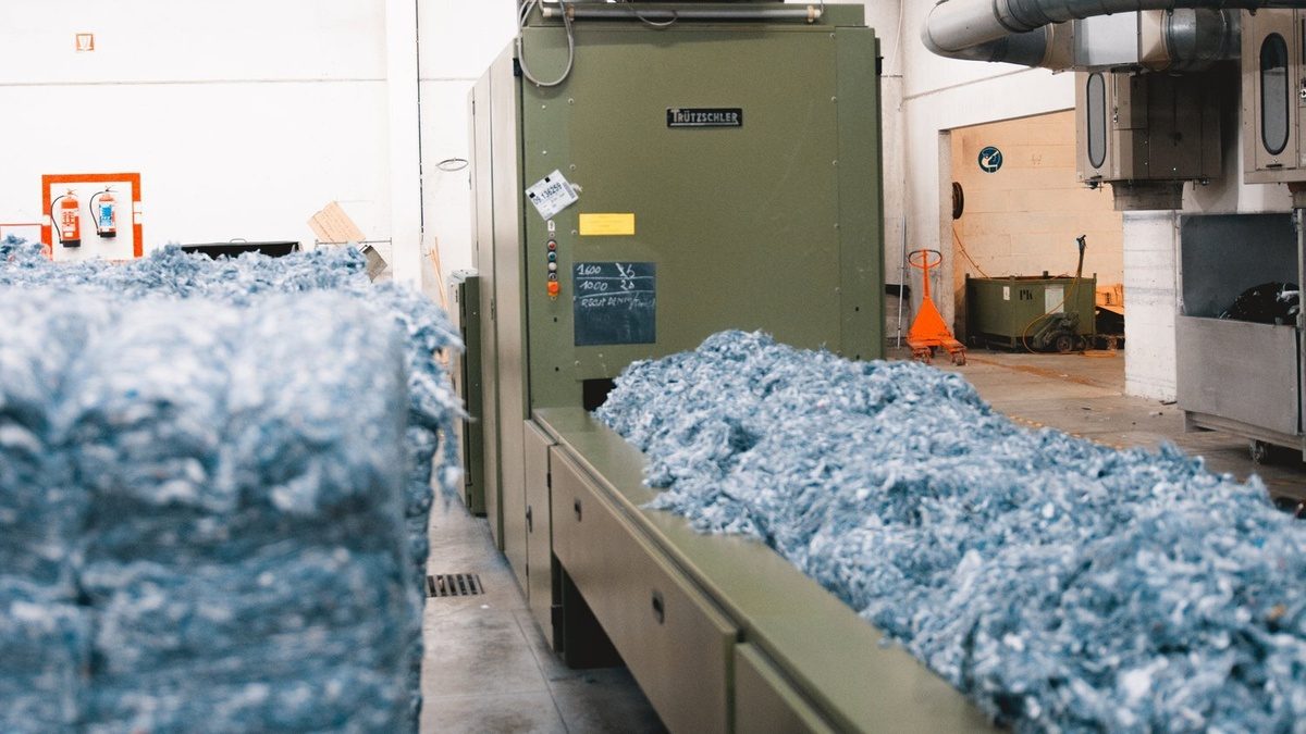 HNST duurzame jeansbroek productie vervezelen cosh brand