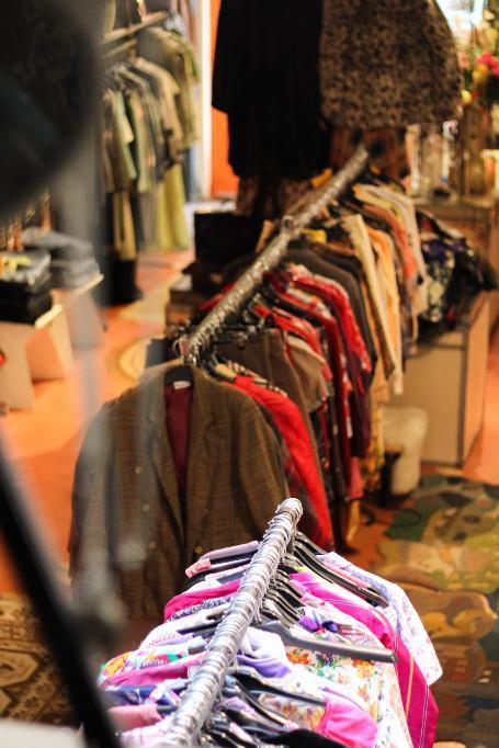 Tweedehands designer kleding koop het lokaal bij deze COSH