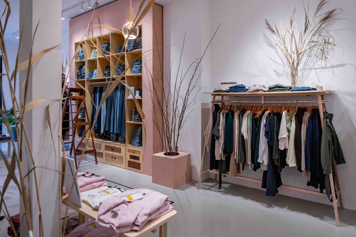 Loya Breda sustainable brands women men store interior 2 2023 COSH