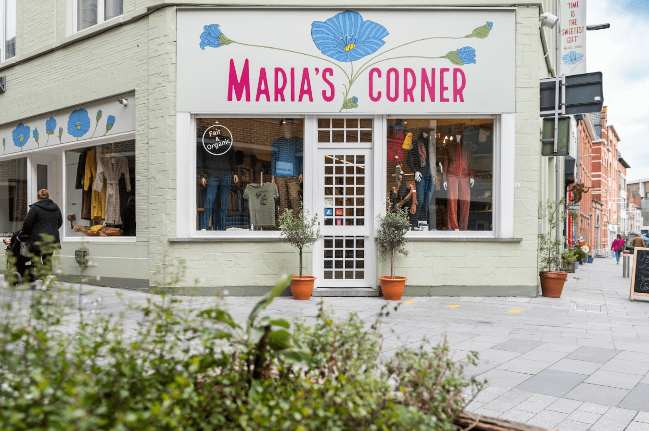 Marias Corner Kortrijk Organic Bio Fair Gevel Etalage Store COSH