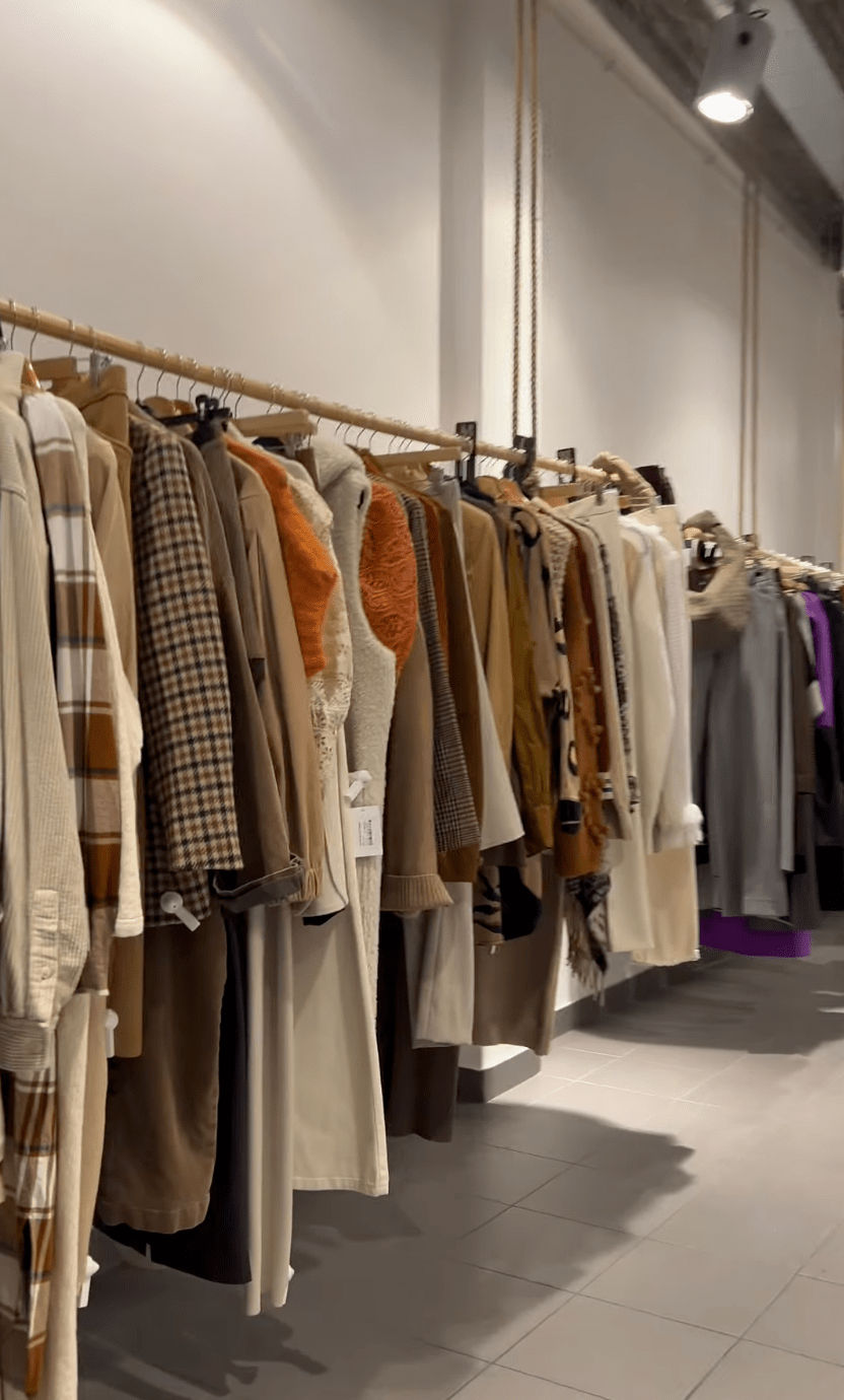 Portee Kortrijk secondhand store cosh at 17 02 11 min