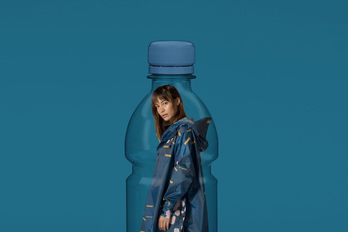 Rainkiss rain coat poncho bottle recycledpolyester brand COSH