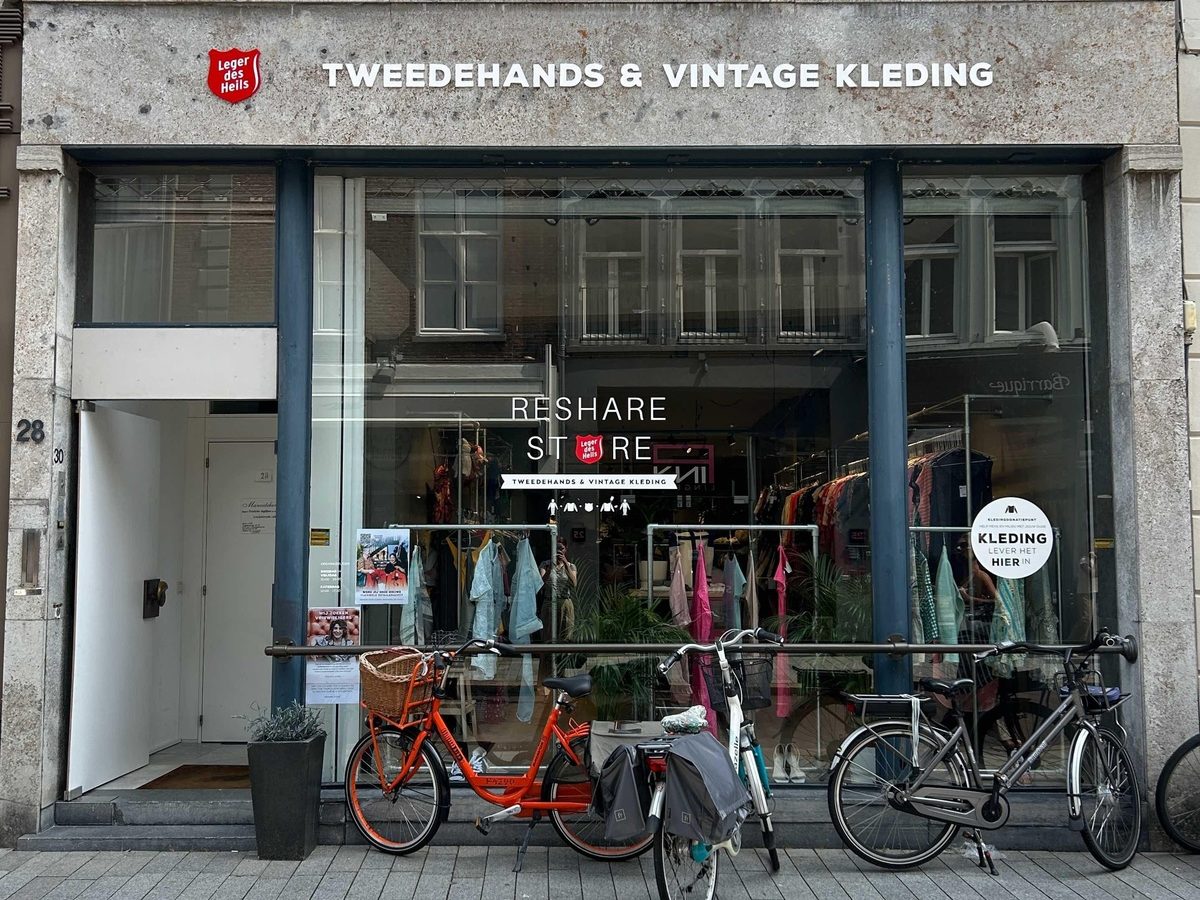 Re Share Store Den Bosch second hand clothing tweedehands kleding COSH