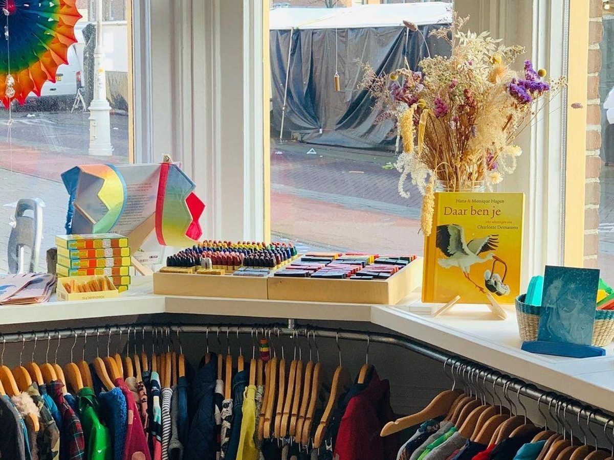 Rookie de Recyclekid Amsterdam store interior second hand kids clothing sustainable kids wear COSH