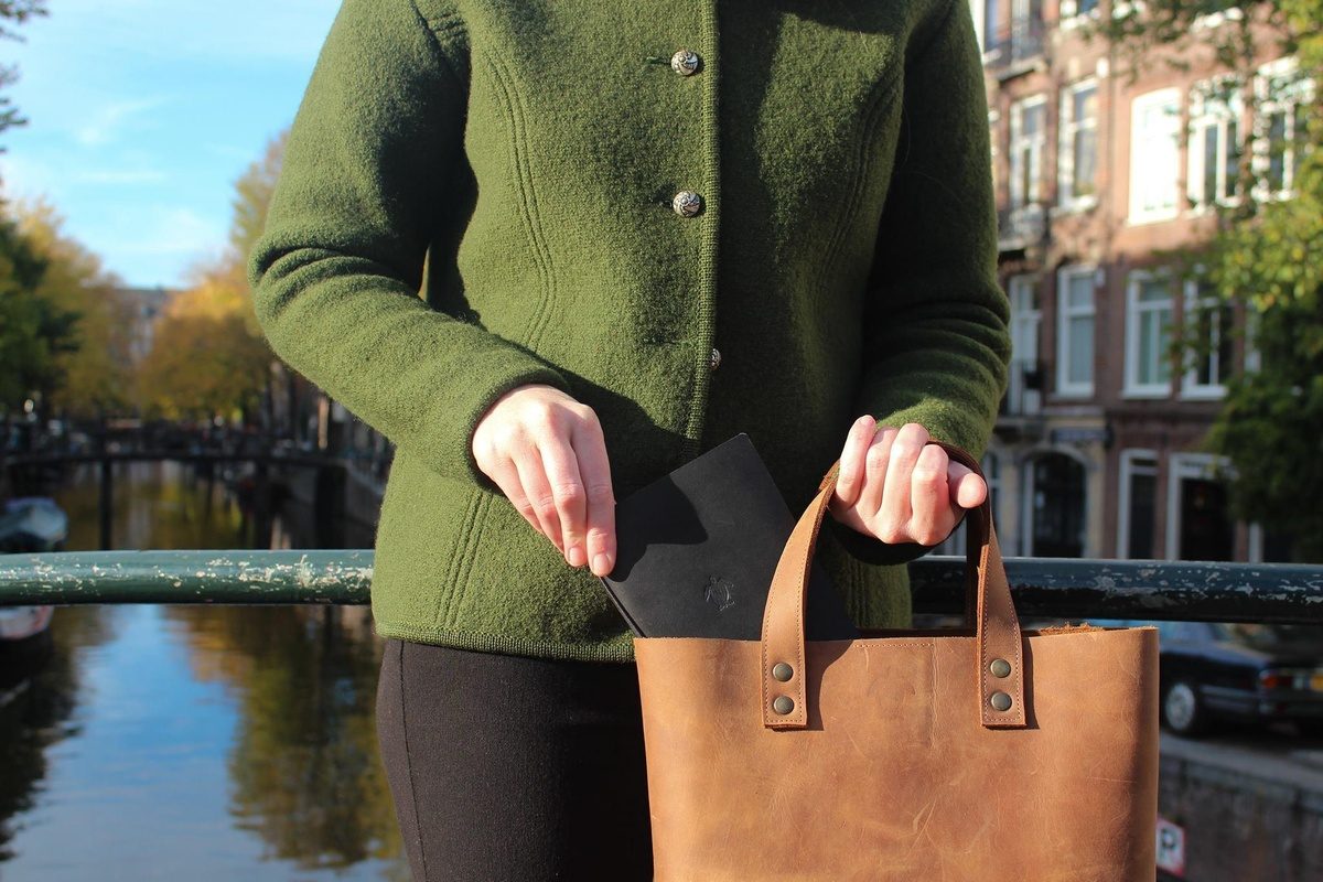 Studio Roem handtas handgemaakt lederwaren Amsterdam Centrum stores COSH