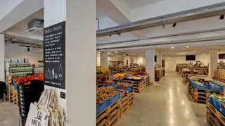 The Barn Antwerp zero wase store interior COSH 2023 05 10 134022 ylqb