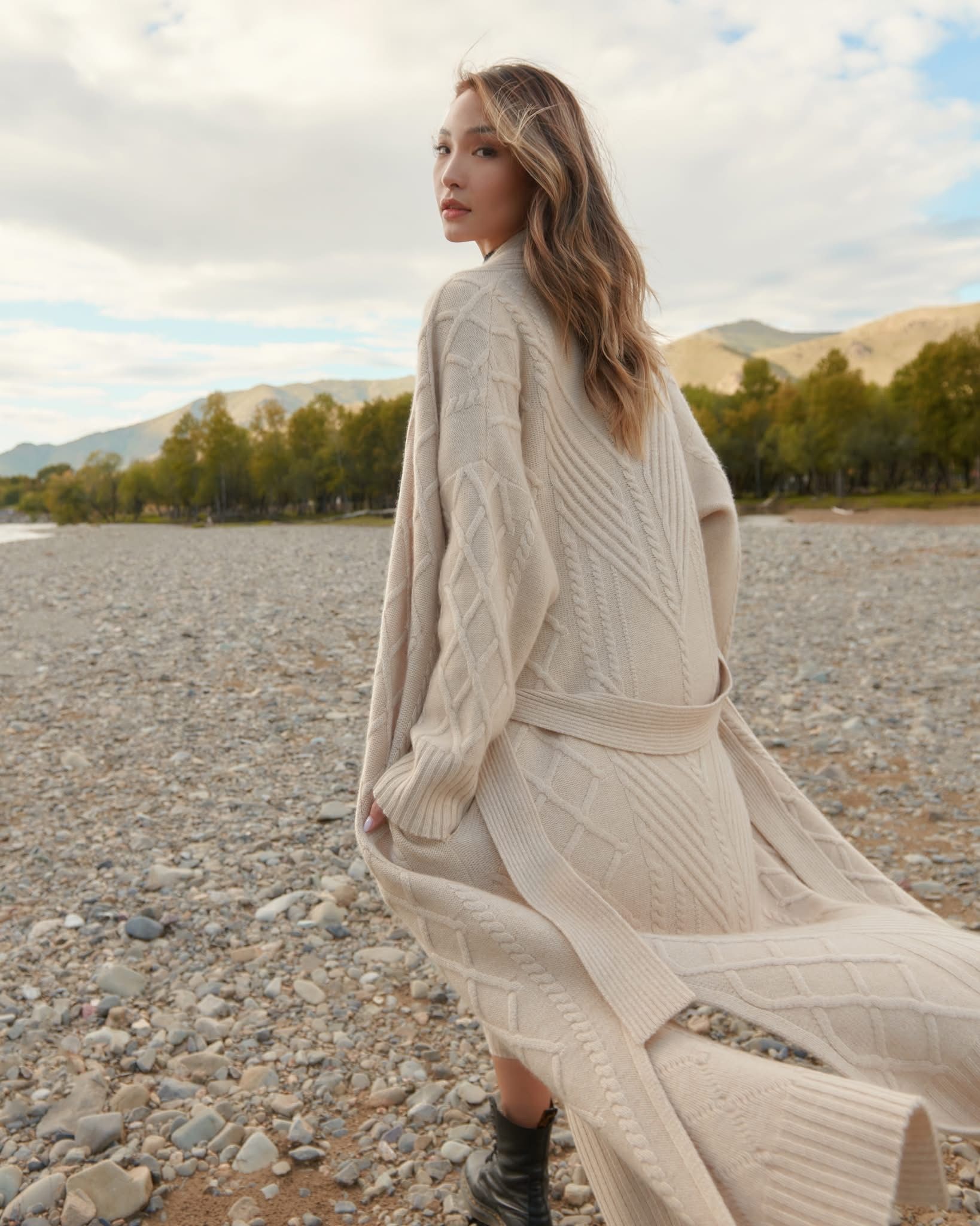 Tuya sar knitwear white store cosh