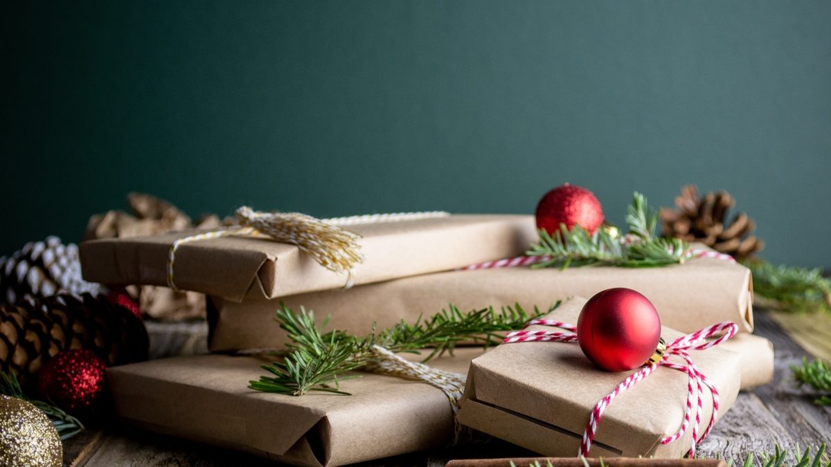 Blog sustainable gift wrapping COSH