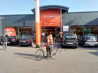Kringwinkel Sint krui Brugge tweedehands winkel COSH