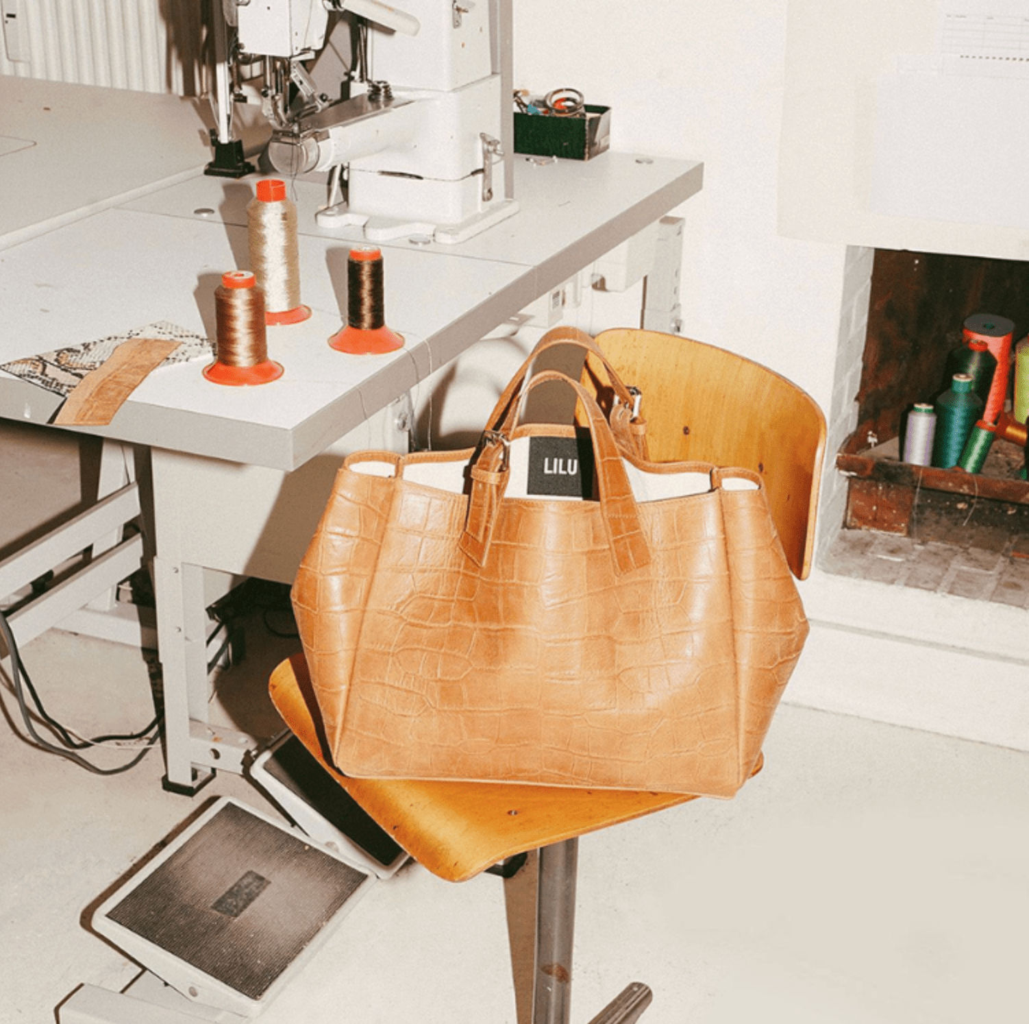 Lilu bxl local handbags store cosh png