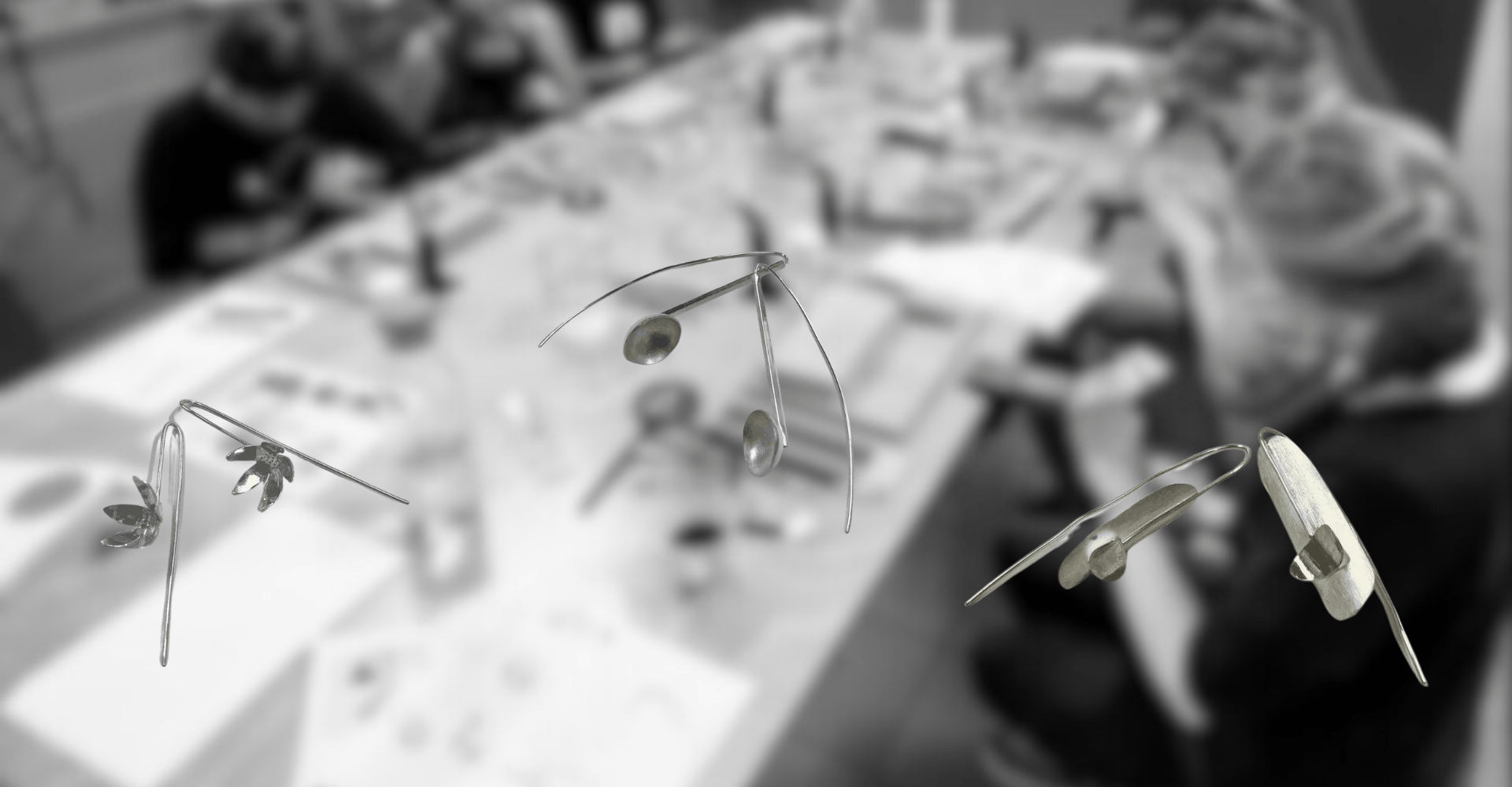 Or service silver statement earrings