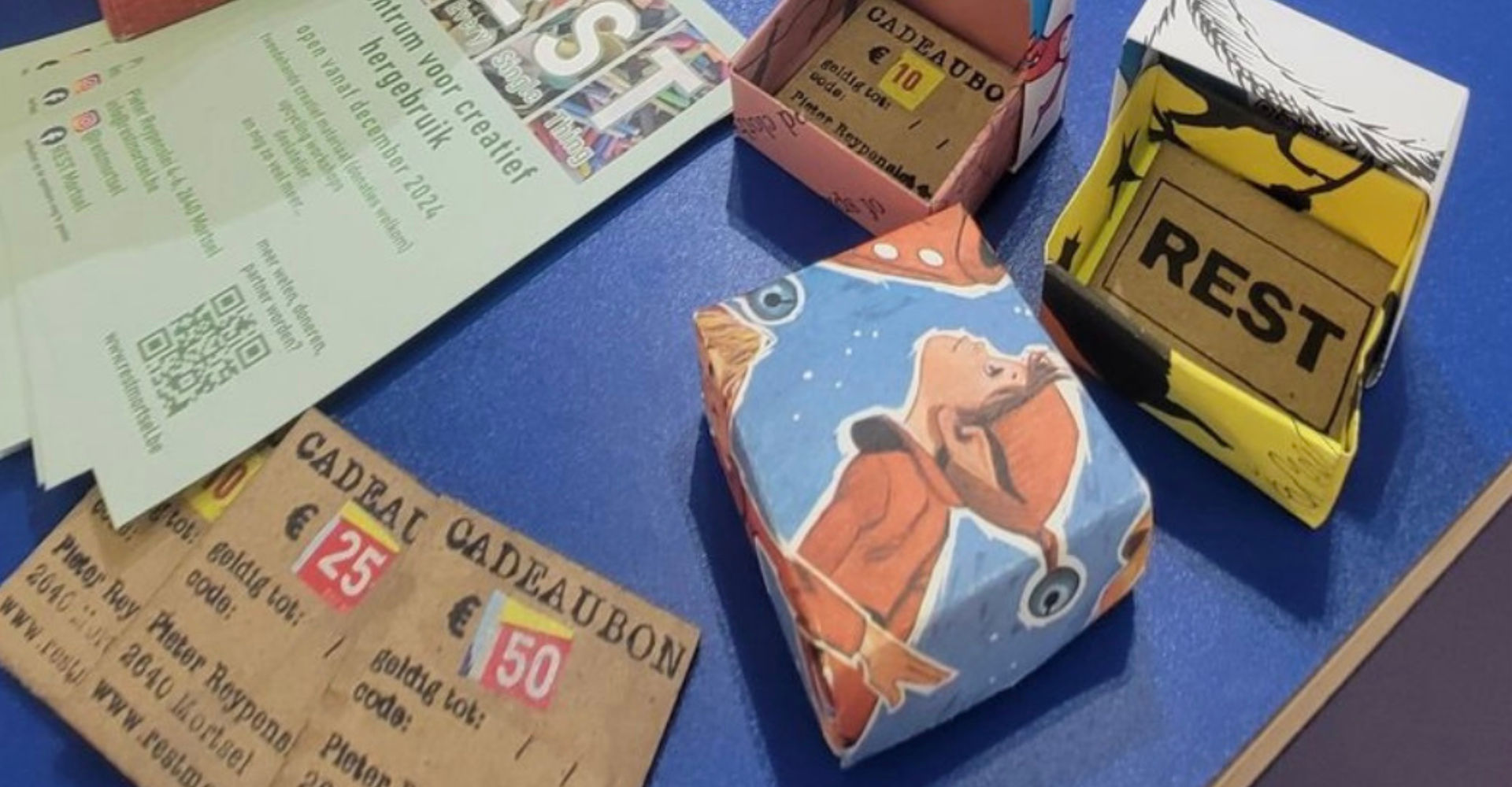 Workshop on folding gift boxes for children and adults by REST