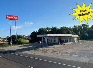 Primary photo of 206 Interstate 45, Ennis, TX