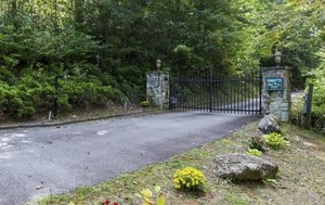 Primary photo of 251 Andrew Ln, Canton, NC