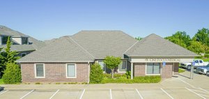 Photo of 3815 South Boulevard