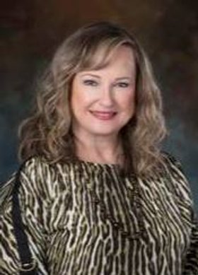 Elizabeth Garza Commercial Real Estate Agent Photo