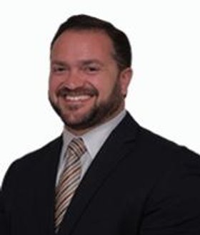 Alexander Bernaldo Commercial Real Estate Agent Photo