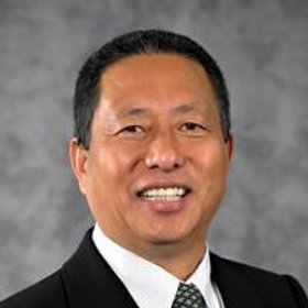 Dennis Zhang Commercial Real Estate Agent Photo