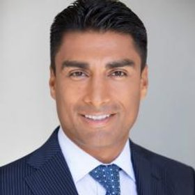 Xavier Santana Commercial Real Estate Agent Photo