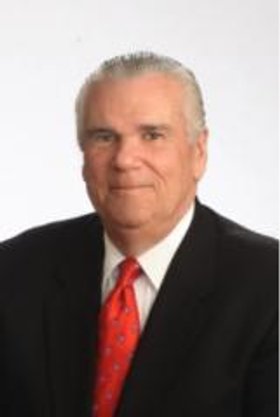Robert Dinner Commercial Real Estate Agent Photo