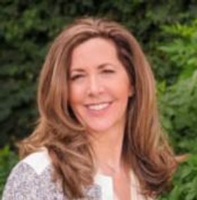 Stephanie Davis Commercial Real Estate Agent Photo