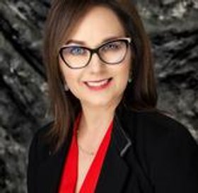 Holly Coats Commercial Real Estate Agent Photo