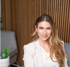 Natalie Hernandez Commercial Real Estate Agent Photo
