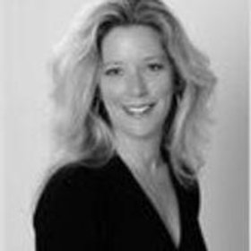 Rebecca Lundstrom Commercial Real Estate Agent Photo