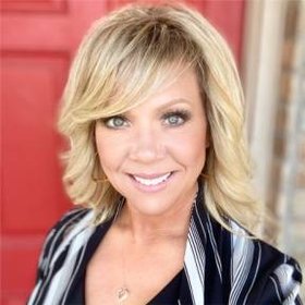 Charla Cormier Commercial Real Estate Agent Photo