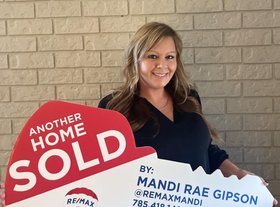 Mandi Gipson Commercial Real Estate Agent Photo