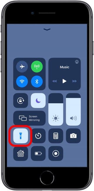 how to turn off flashlight, how to turn off flashlight on iphone 11, how to turn off flashlight on iphone 12, how to turn off flashlight on iphone 13, how to turn off flashlight on iphone x, turn off flashlight