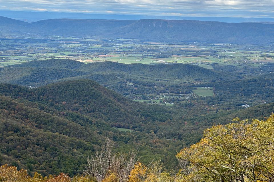 Hawksbill Summit Trail
