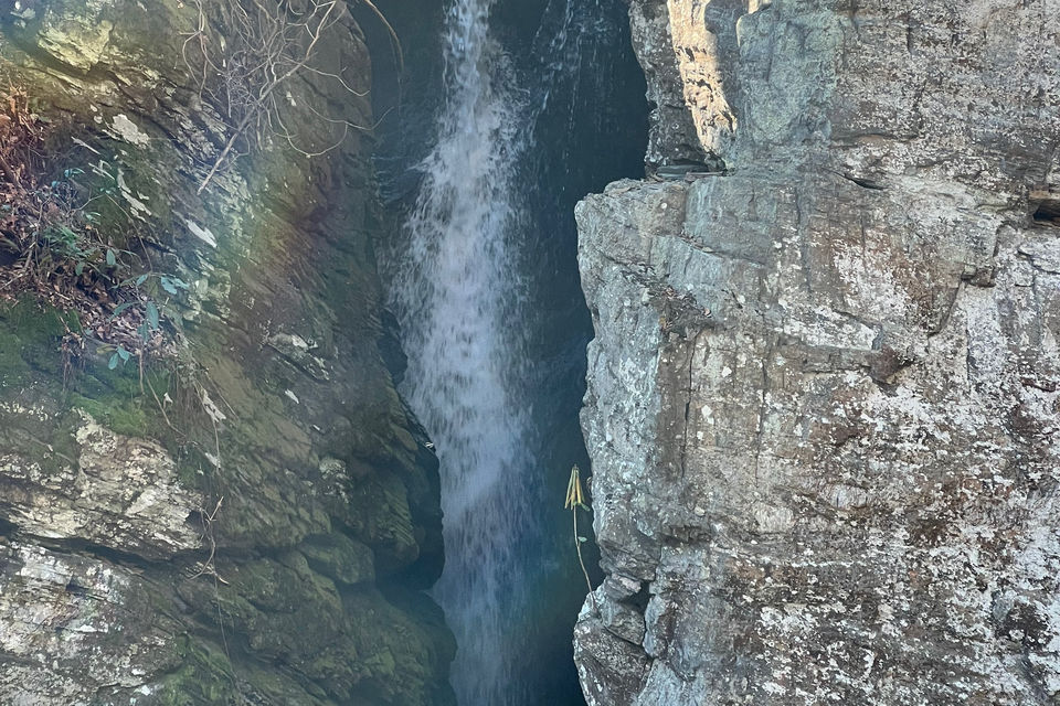 Raven Cliff Falls