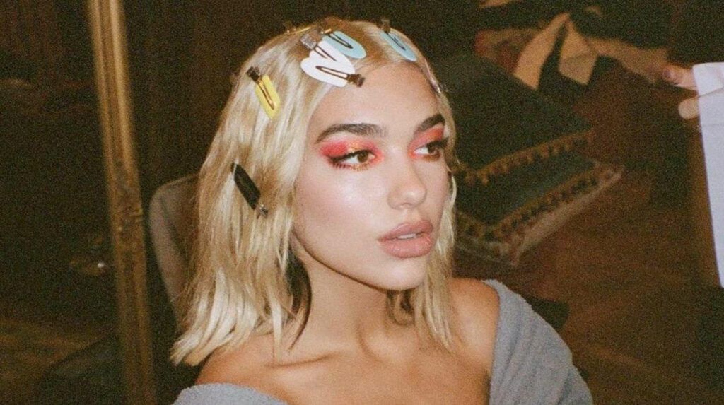 Dua Lipa and her all out barrette clip hairdo