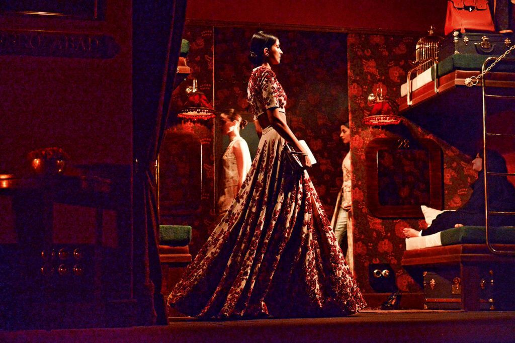 TheUrbanManiac Ferozabad Sabyasachi Mukherjees India Couture Week 2014 show 1024x682 1 17dmO9 XvJg3
