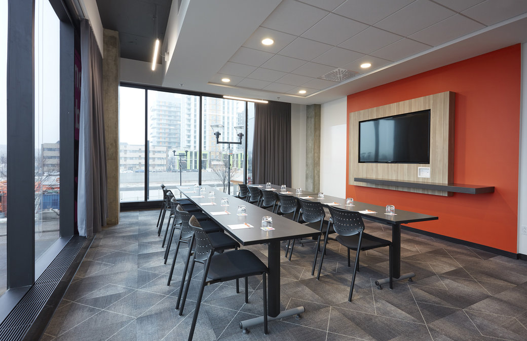 Orange Meeting Room | Alt Hotel Calgary East Village
