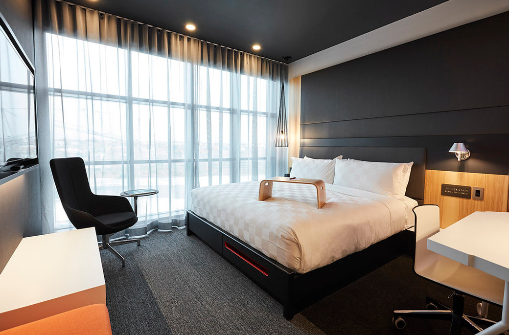 Alt Calgary East Village One King River View