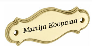Messing naambordje
