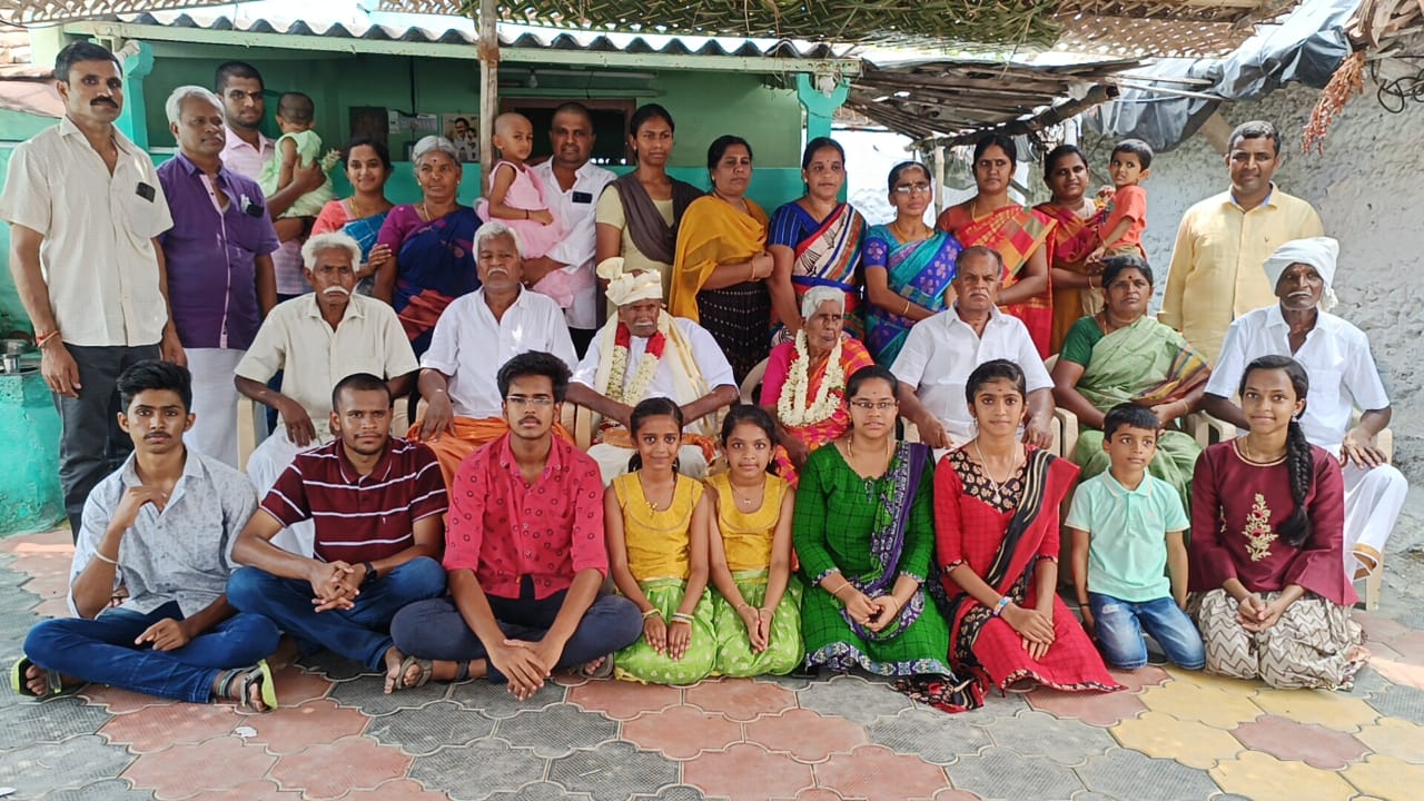 ஐந்து தலைமுறை கண்ட தம்பதிகளின் 100-வது திருமண நாள் கொண்டாட்டம் !
