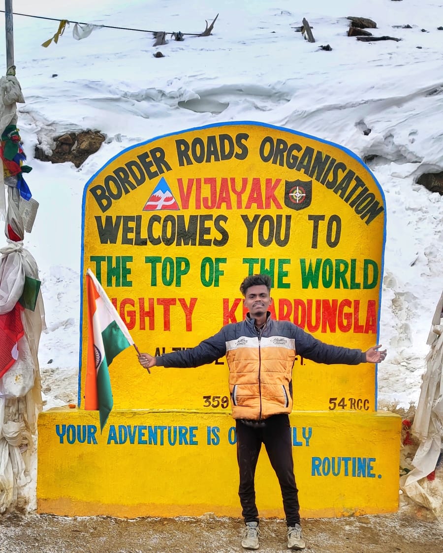 ஏழை மாணவனின் 4500 கிலோமீட்டர் எழுச்சிமிகு சைக்கிள் பயணம் !