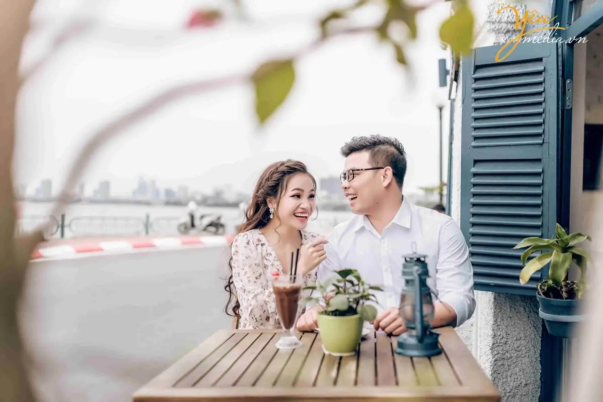 Simple Genuine Outdoor Engagement | Hong Kong Wedding Blog