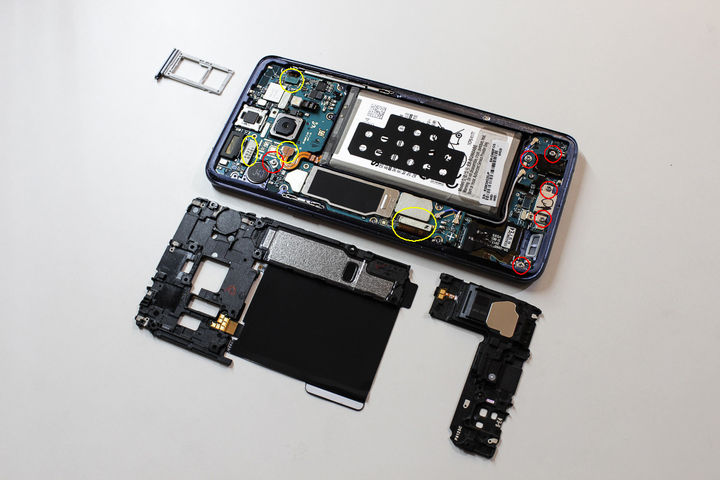 Samsung Galaxy S9 disassembly photo 4