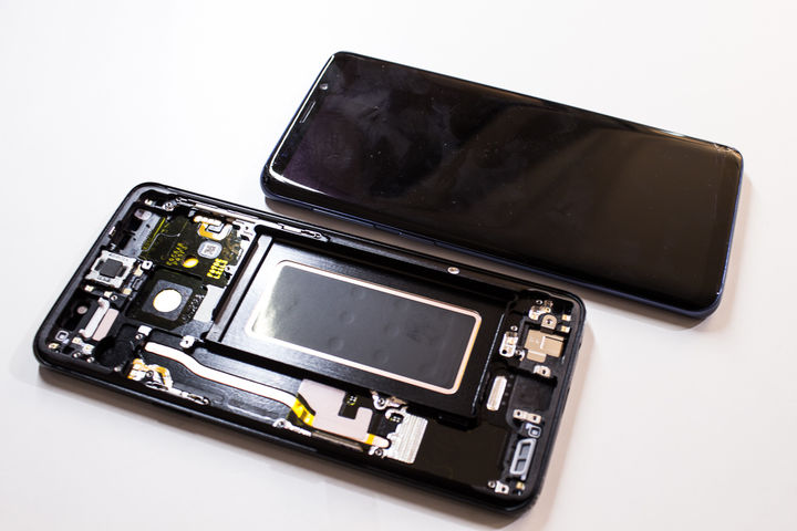 Samsung Galaxy S9 disassembly photo 6