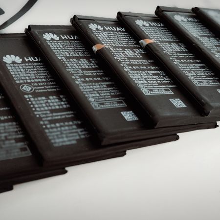 When should you replace the smartphone battery?