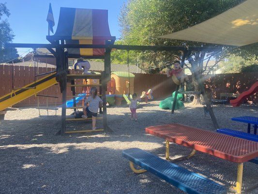 Hopper Creek Montessori exterior or logo